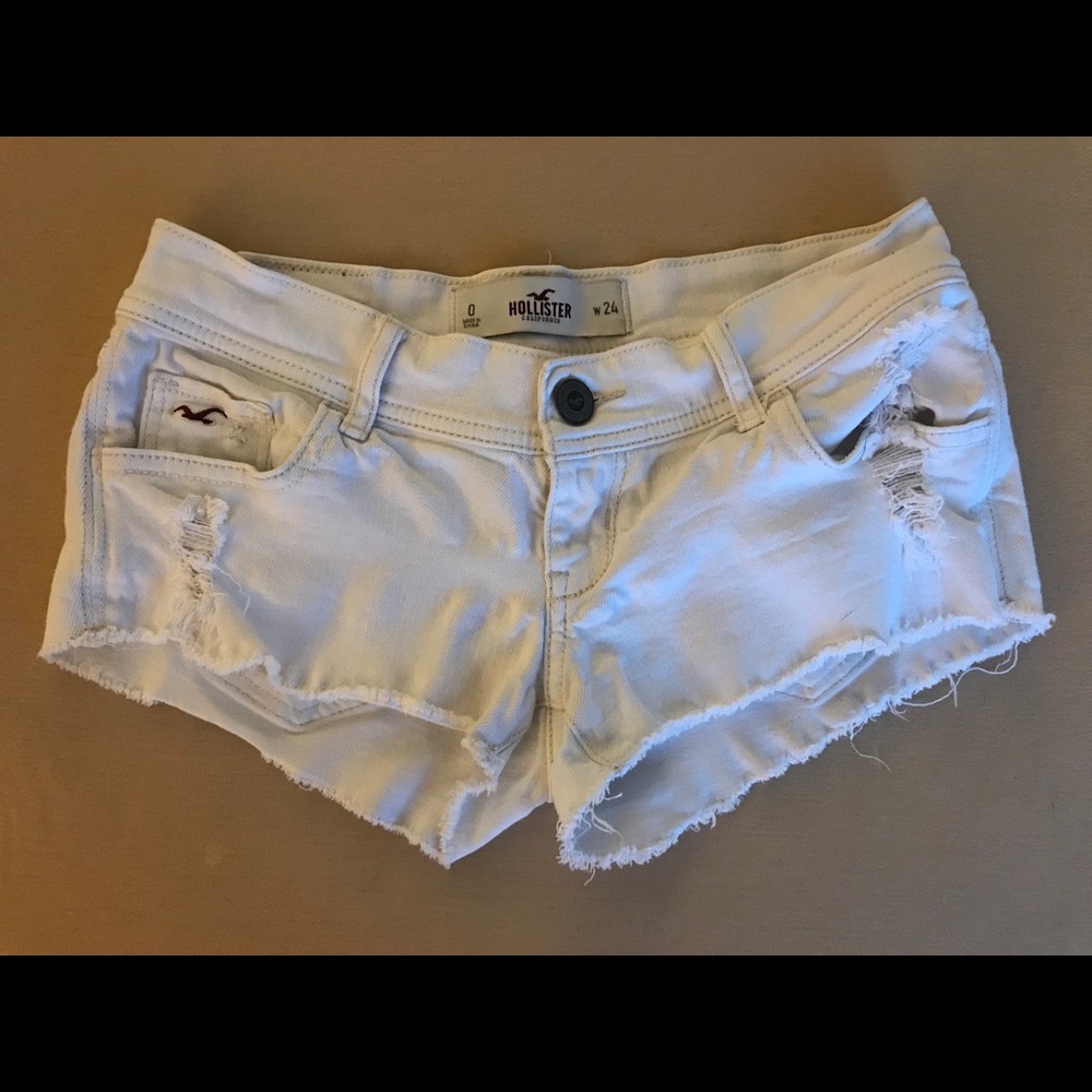 Distressed Short